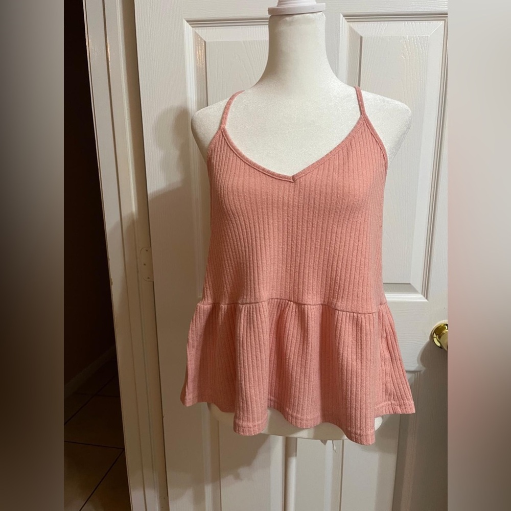 💚 SHEIN Soft pink tank top with built-in bra and adjustable straps